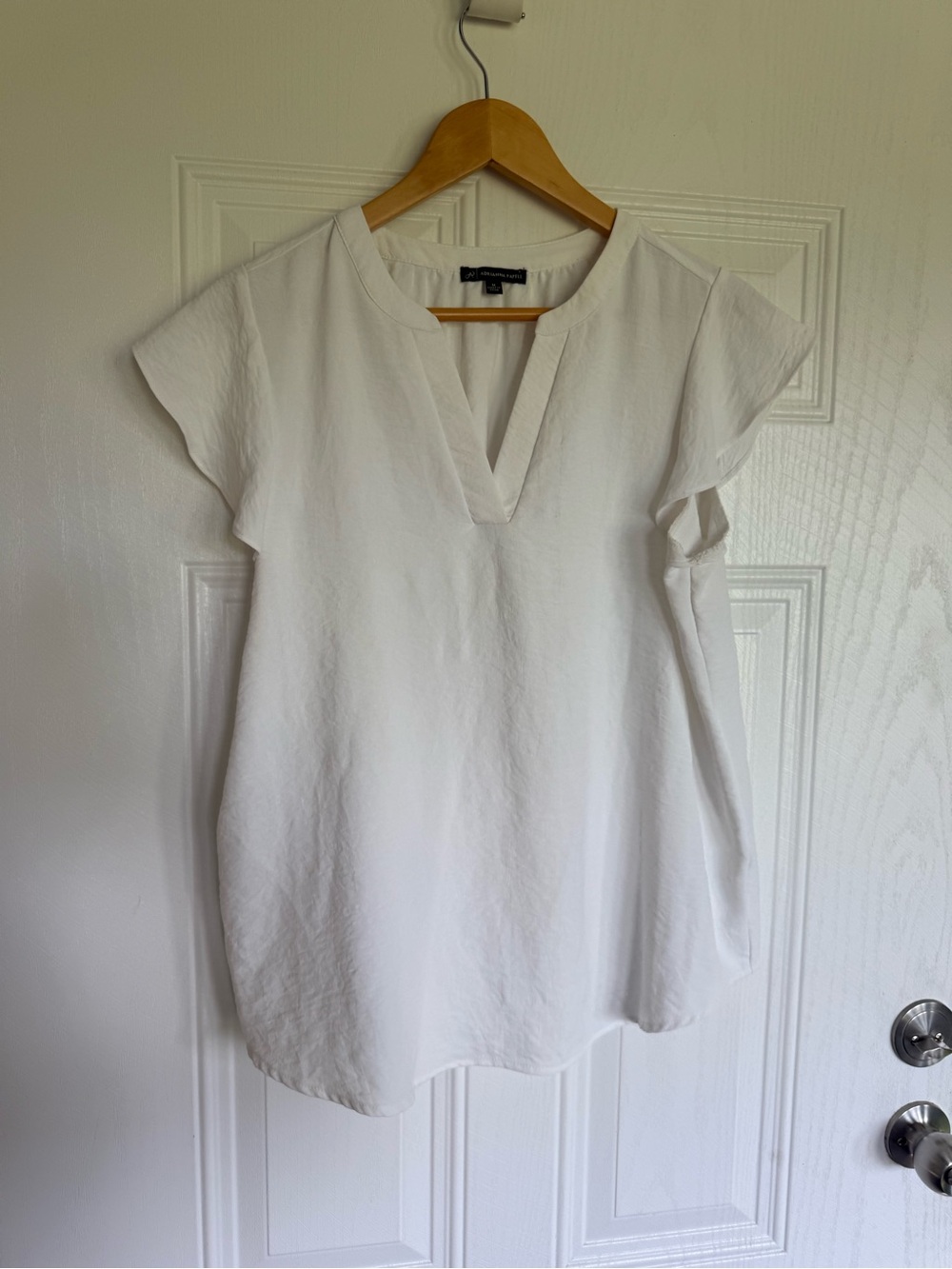 2 for $15 sale: Adrianna Papell white popover blouse ruffle cap petal sleeve - M